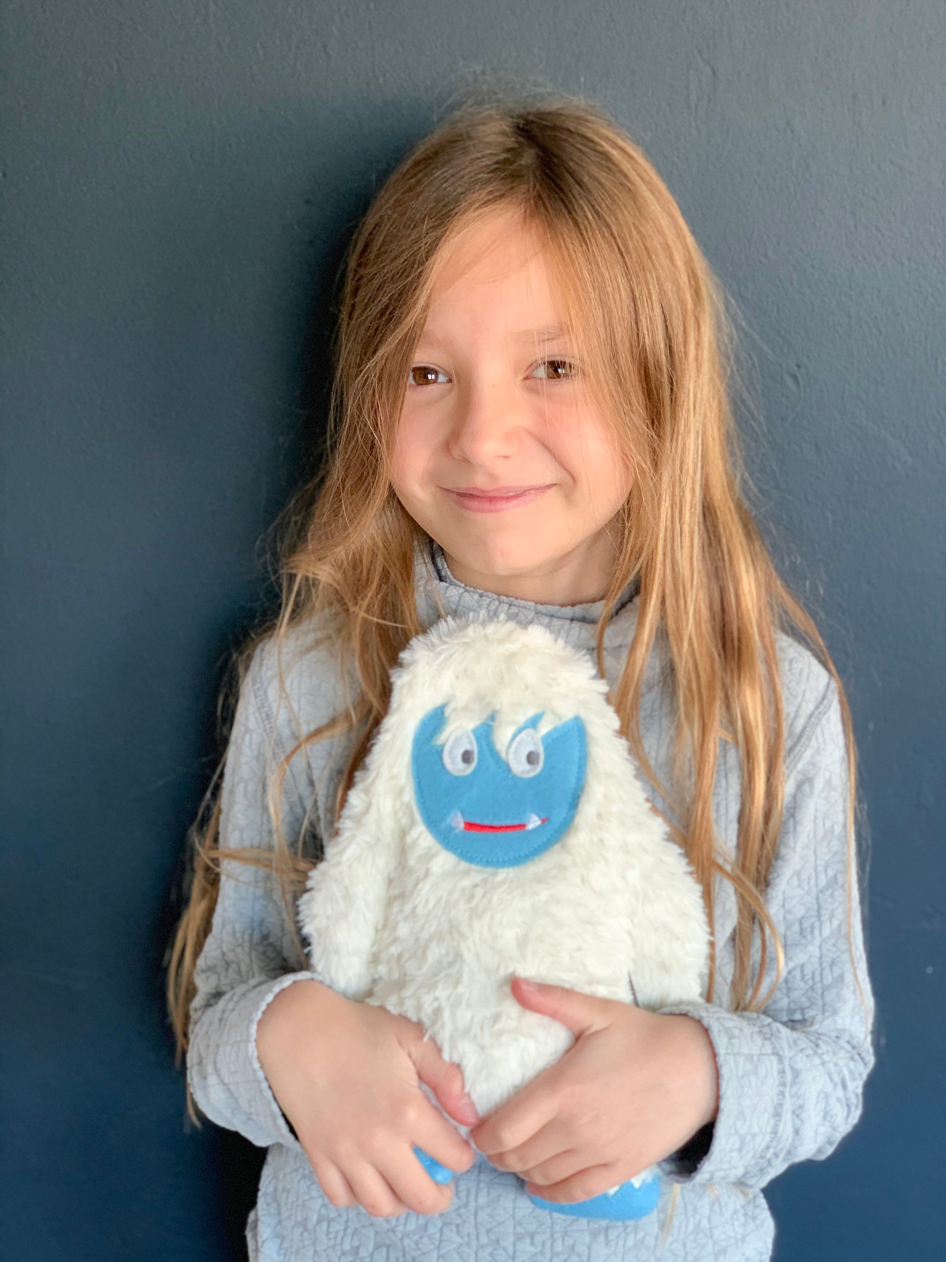 Huggable Mythical Big Foot BITTEN BV