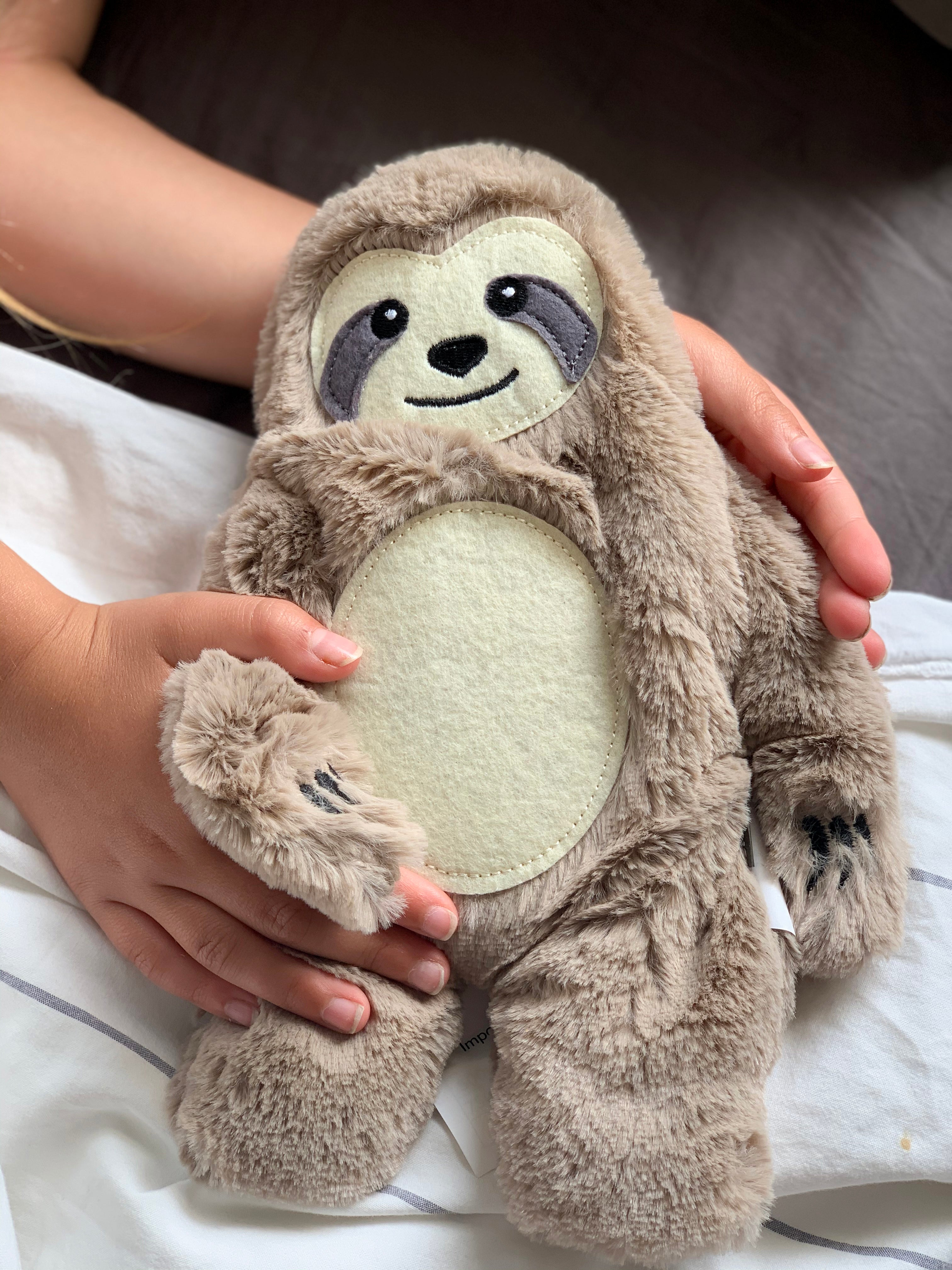 Heatable Huggable Lazy Sloth – BITTEN BV